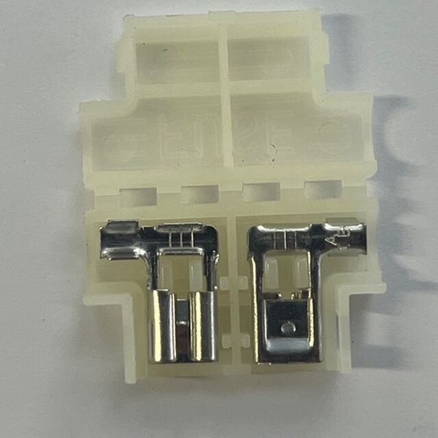 Automotive Fuse Holder - Standard Blade